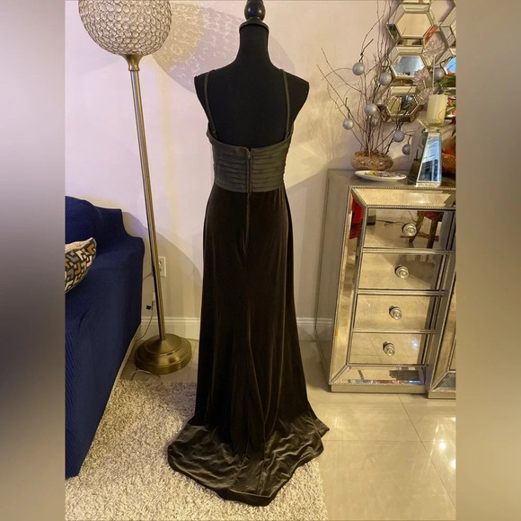 Tadashi velour evening dress size medium - Picture 6 of 8